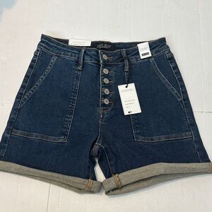 Judy Blue Medium high waist shorts